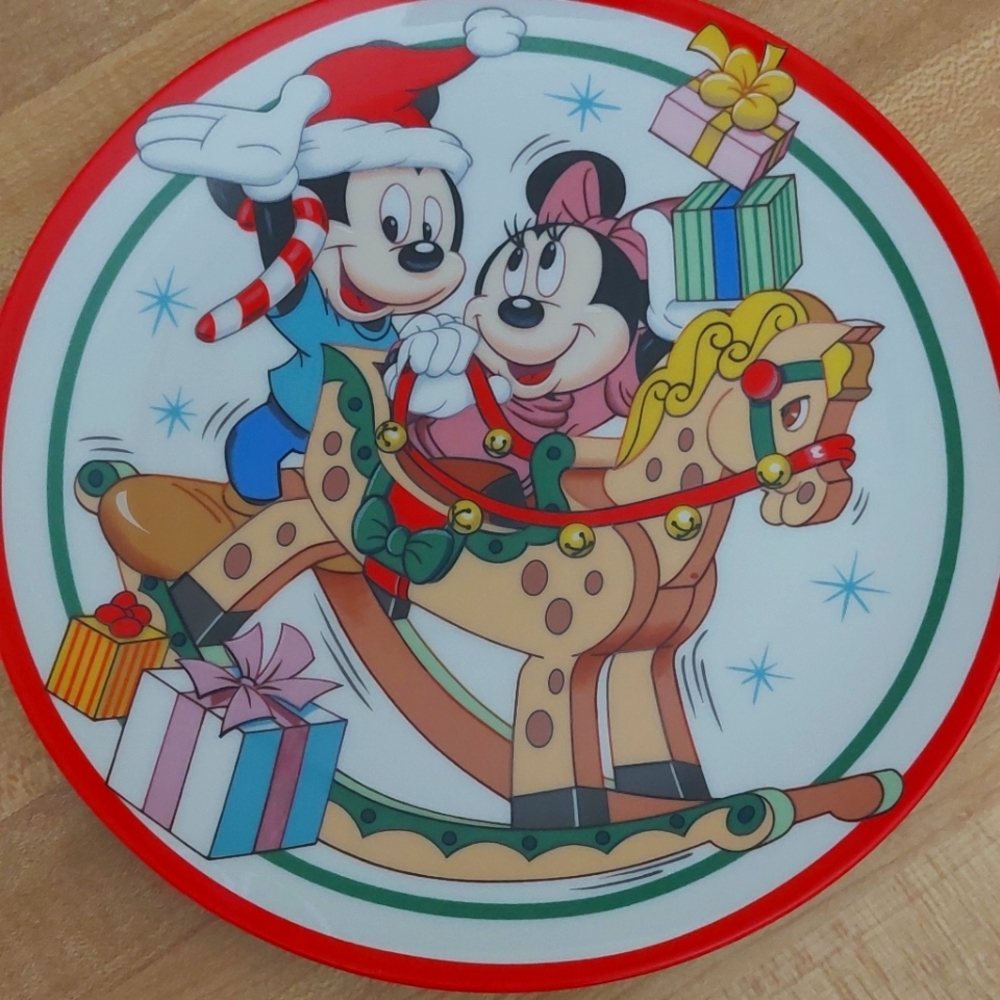 'Mickey and Minnie's Rockin' Christmas "   1991 Ninth and Final Limited Edition